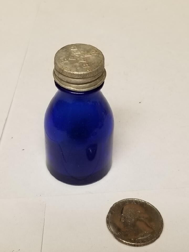 Vintage 1930\'s Vicks Vatronol Cobalt Blue Bottle W/ Bayer Cap