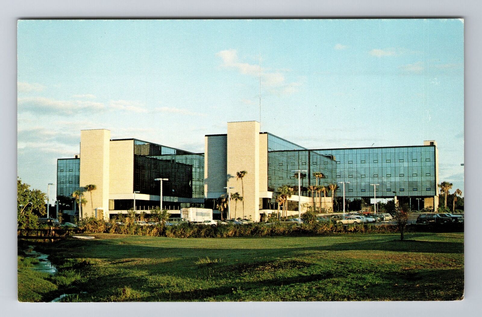 Largo FL-Florida, Medical Center Hospital, Antique Vintage Souvenir Postcard