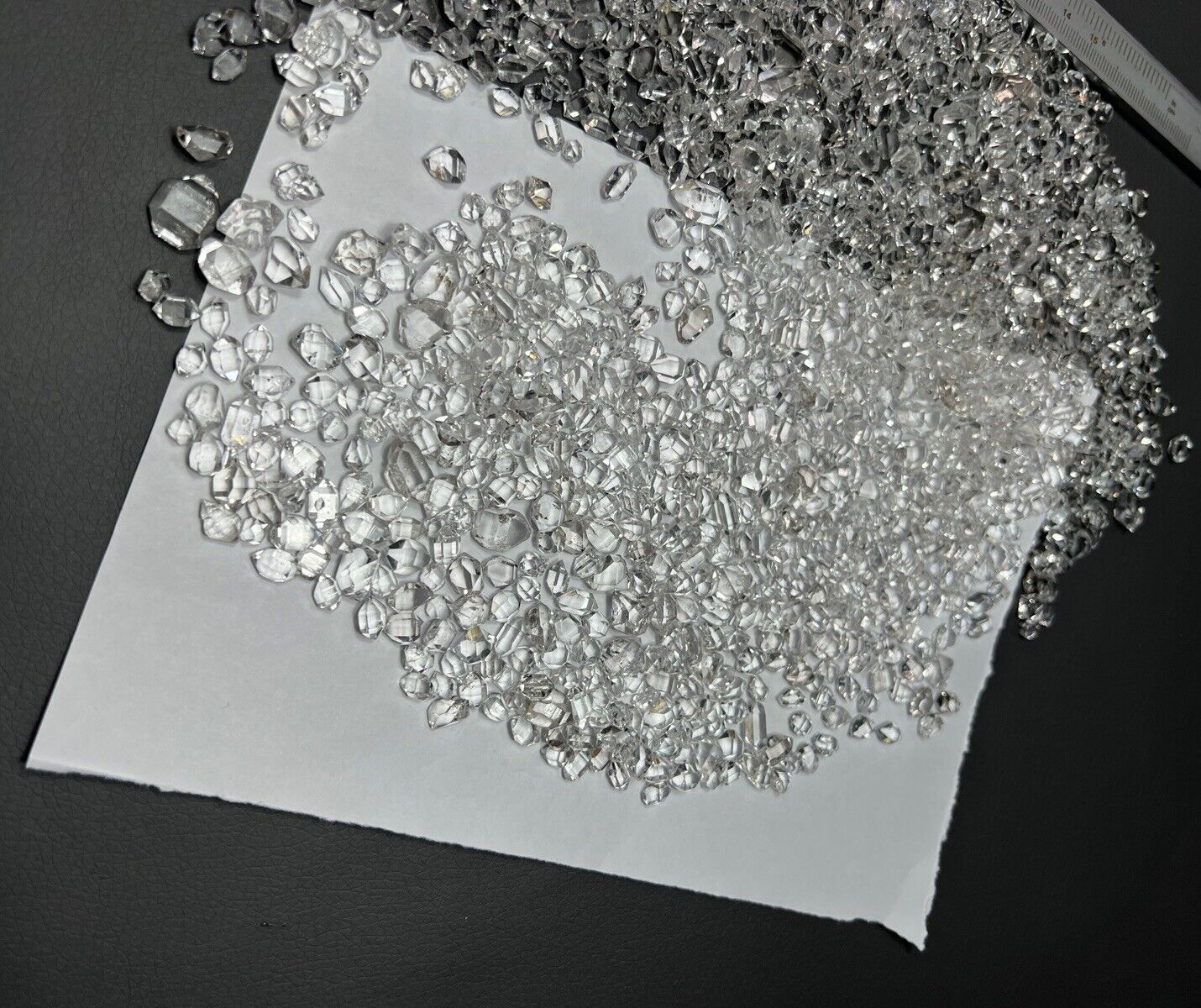 2mm-10mm beautiful water clear Diamond Quartz raw 283g crystals lot