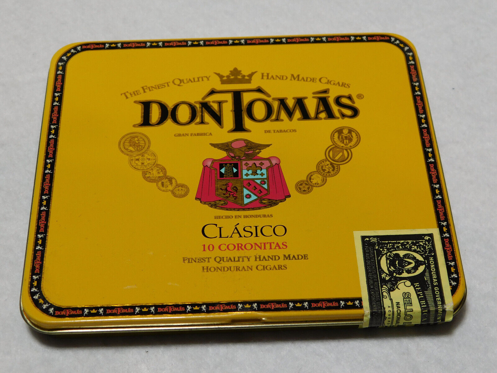 Vintage Don Tomas 5in. X 4.5in. Cigar Tin in Very Good Condition.