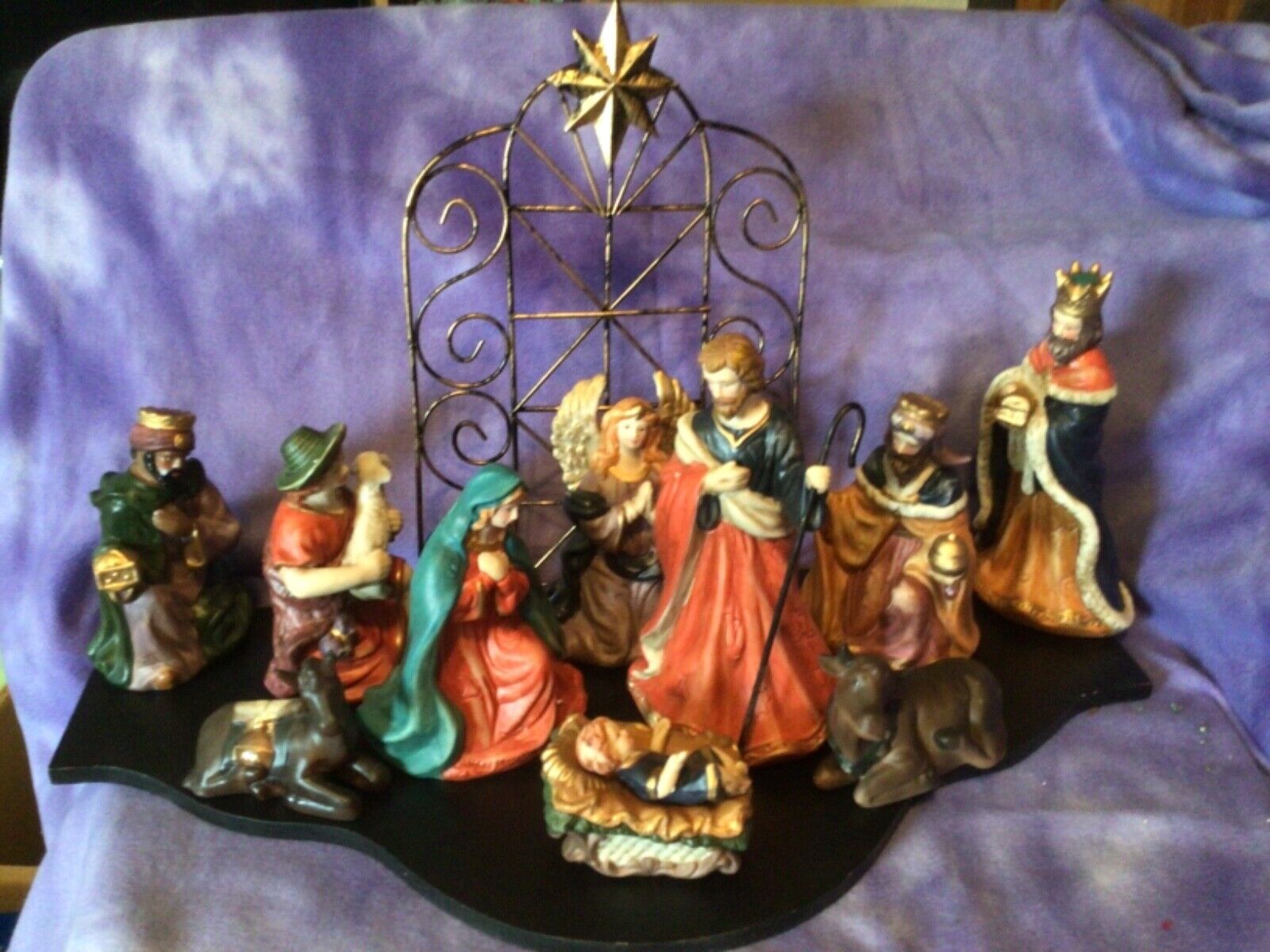 Christmas Wonder 11 Piece Set Nativity Scene w/ Wood Base & metal background