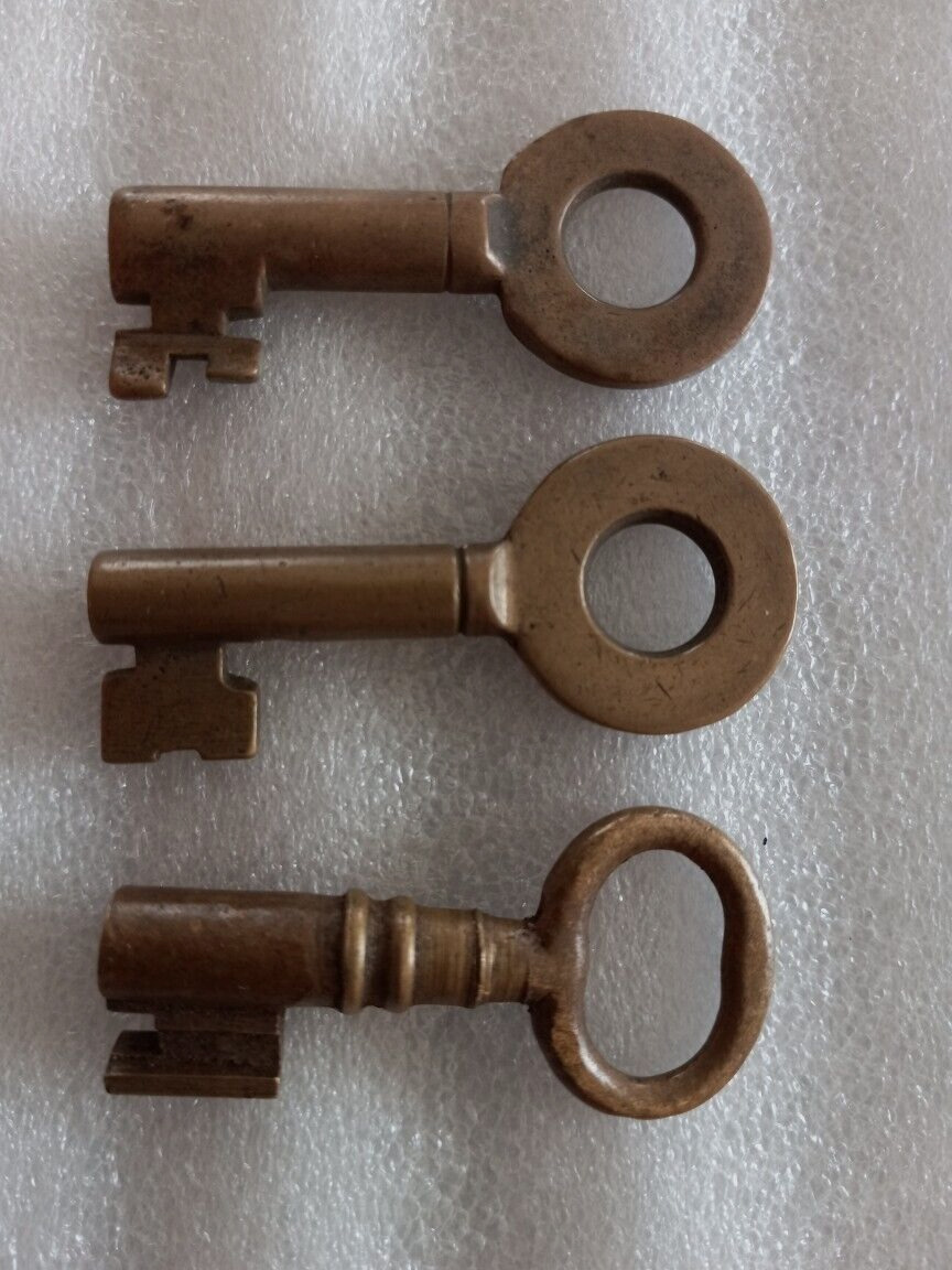 3 Vintage Unmarked Brass Hollow Barrel Keys