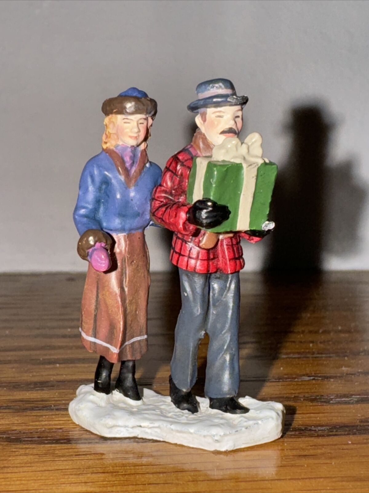 79971-A = Hawthorne Village Thomas and Nanette Kinkade Figurine 2000 Christmas