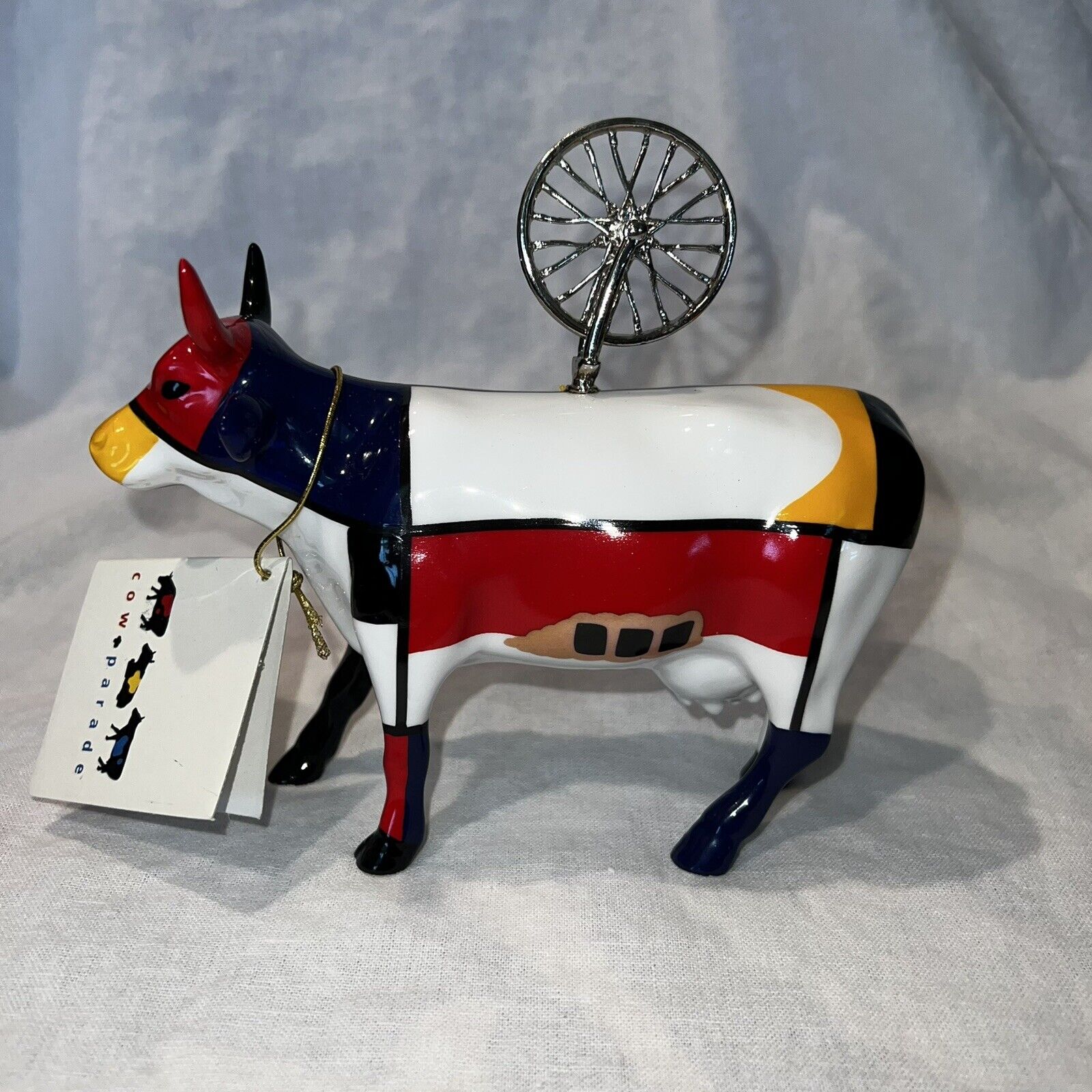 2001 #9175 MOOMA Porcelain Cow Parade CowParade figurine w/box & Tag