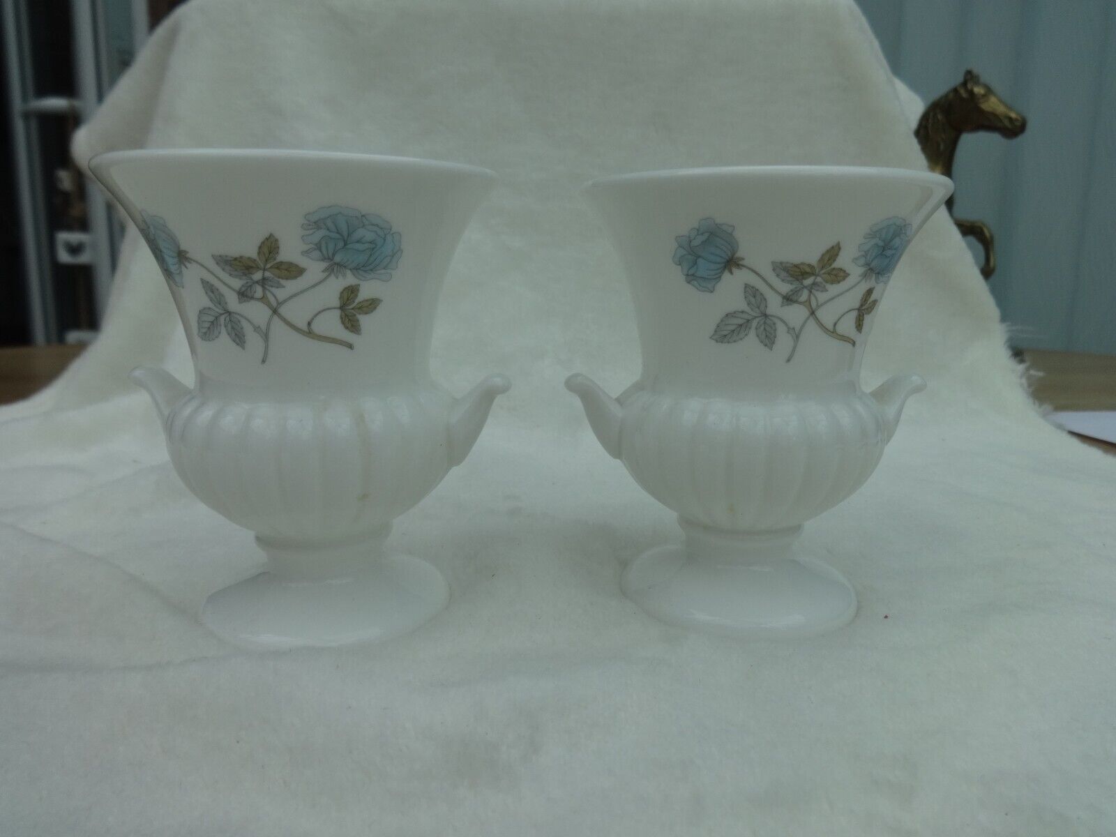 Wedgwood Ice Rose Bone China Matching Pair (2) Urn Mini Bud Vase Blue Floral