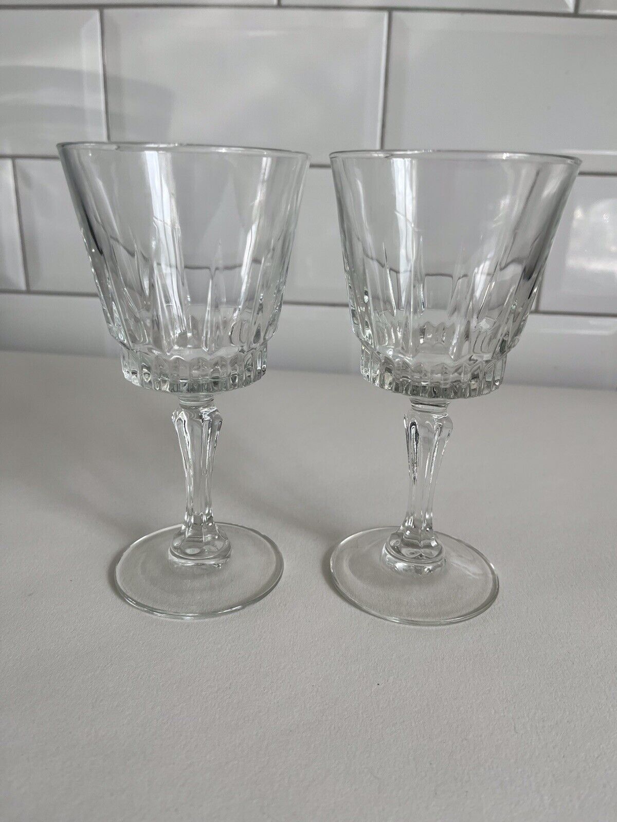 Vintage Luminarc France Wine Glasses x 2 