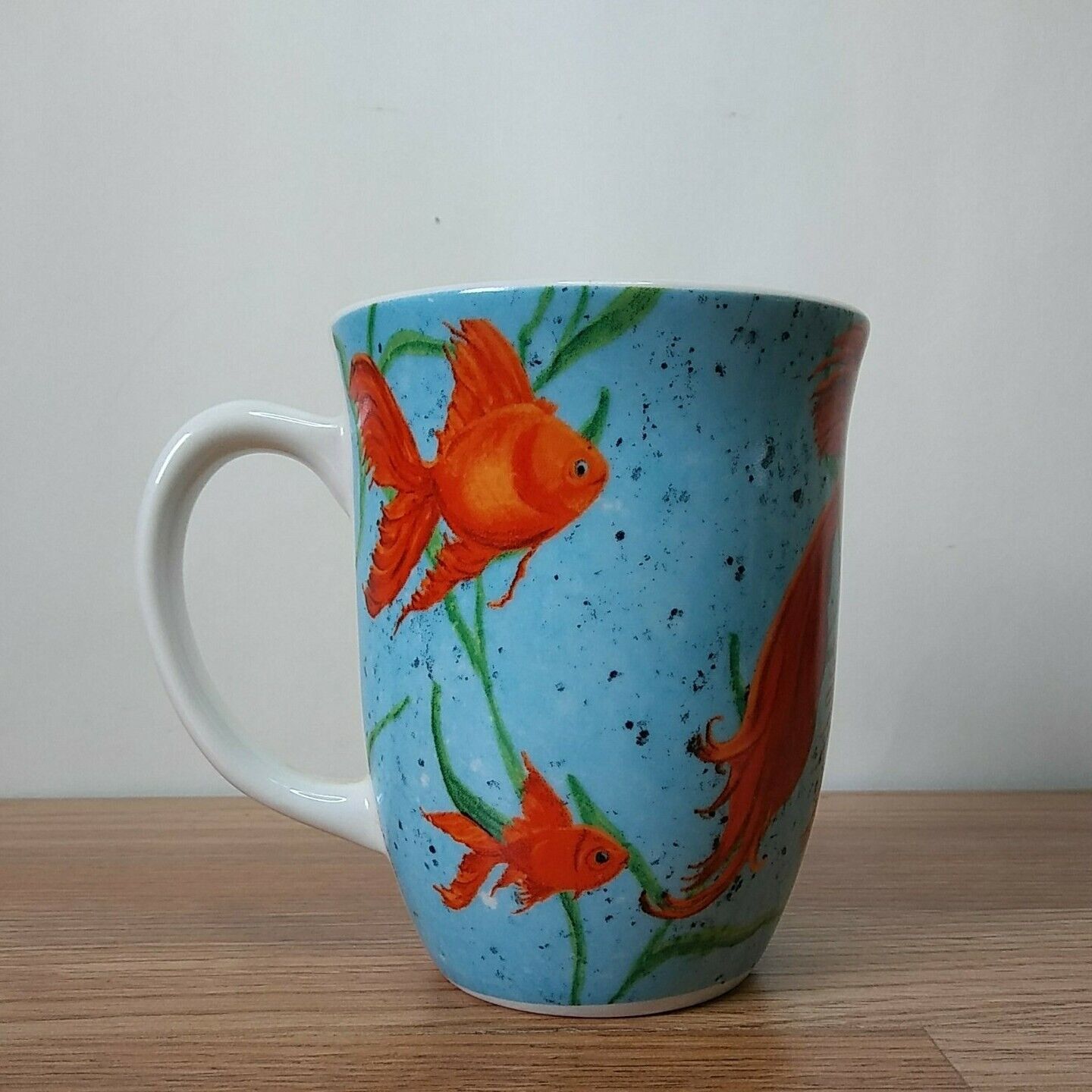 SD Graphics Blue Harbor Collection 14 Oz Coffee Mug Tea Cup Goldfish Housewares