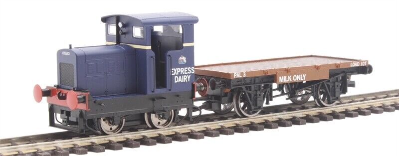 Hornby R3943 Ruston 48DS 235511 in Express Dairy Co. Ltd blue. Mint Boxed
