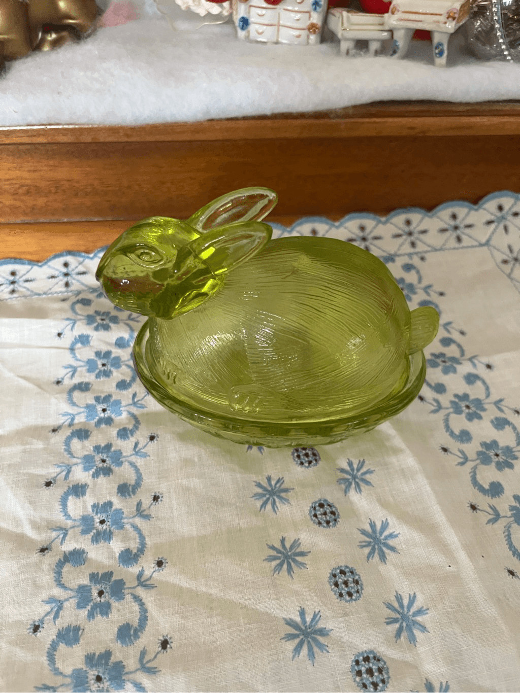 Vintage Green Glass Rabbit On Nest Covered Candy Dish EASTER nesting bunny