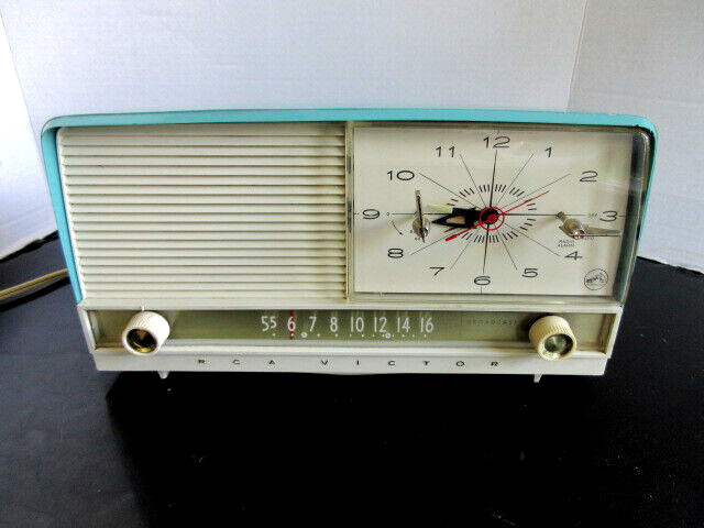 1950s RCA Victor AM Alarm Clock TURQUOISE BLUE Tube Radio Read Description Shell