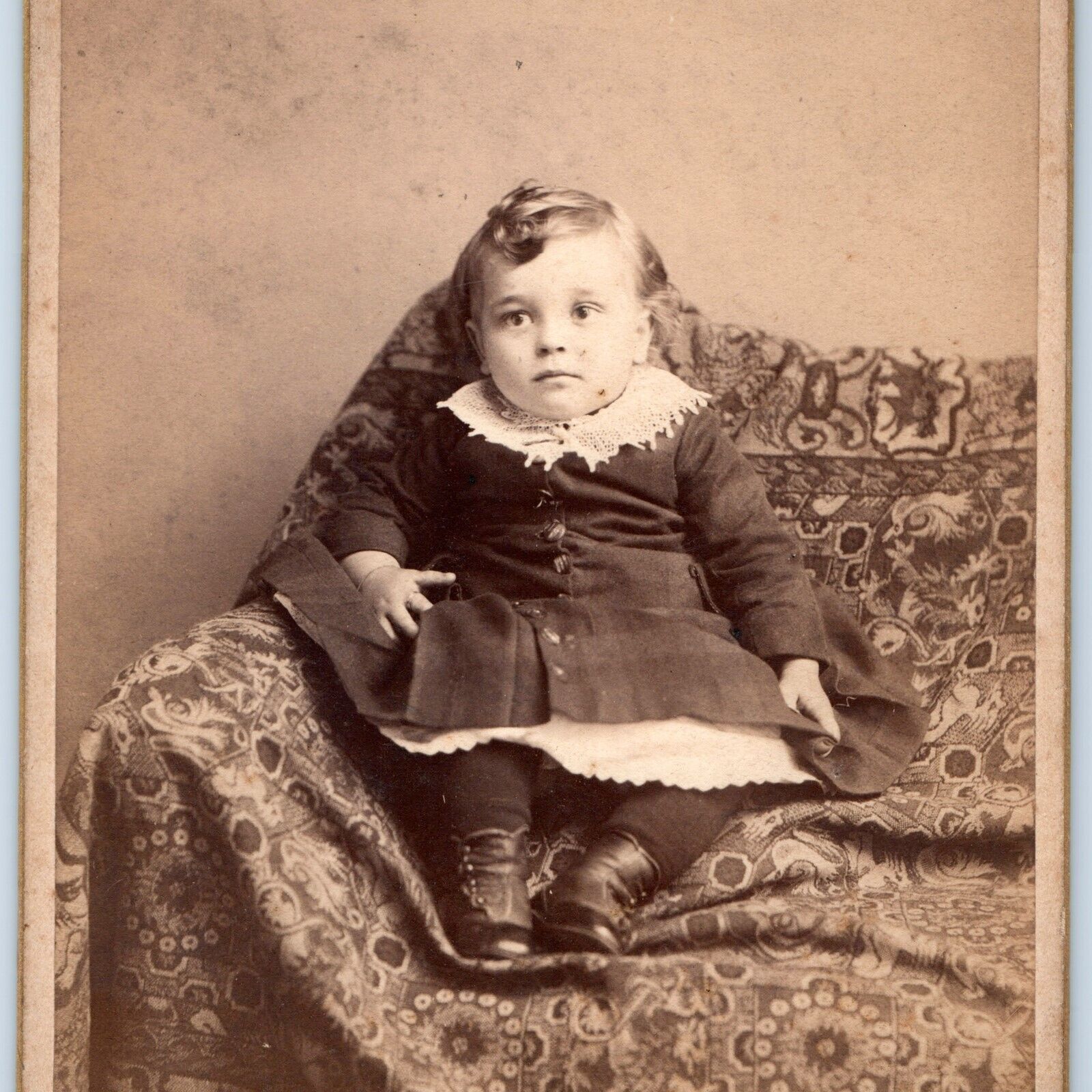 c1880s Reading, PA Cute Baby Girl in Button Shoes Cabinet Card Photo Saylor B13