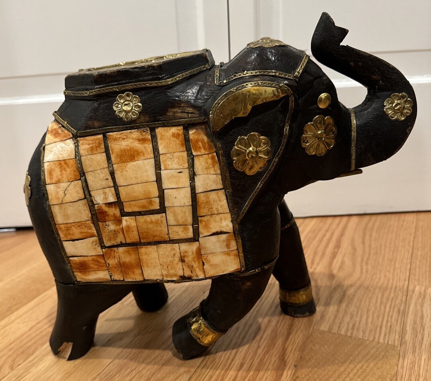 Indian Traditional Wedding Style Wood Elephant Statue With Brass/ivory 