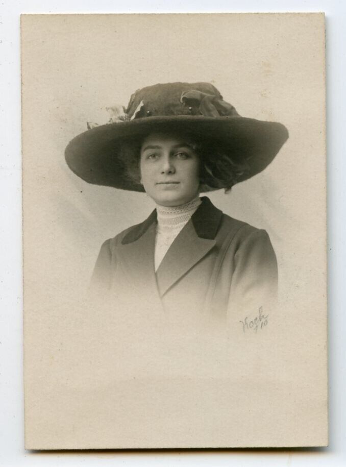 BT115 Original Vtg Photo YOUNG EDWARDIAN WOMAN IN TITANIC HAT c Early 1900\'s