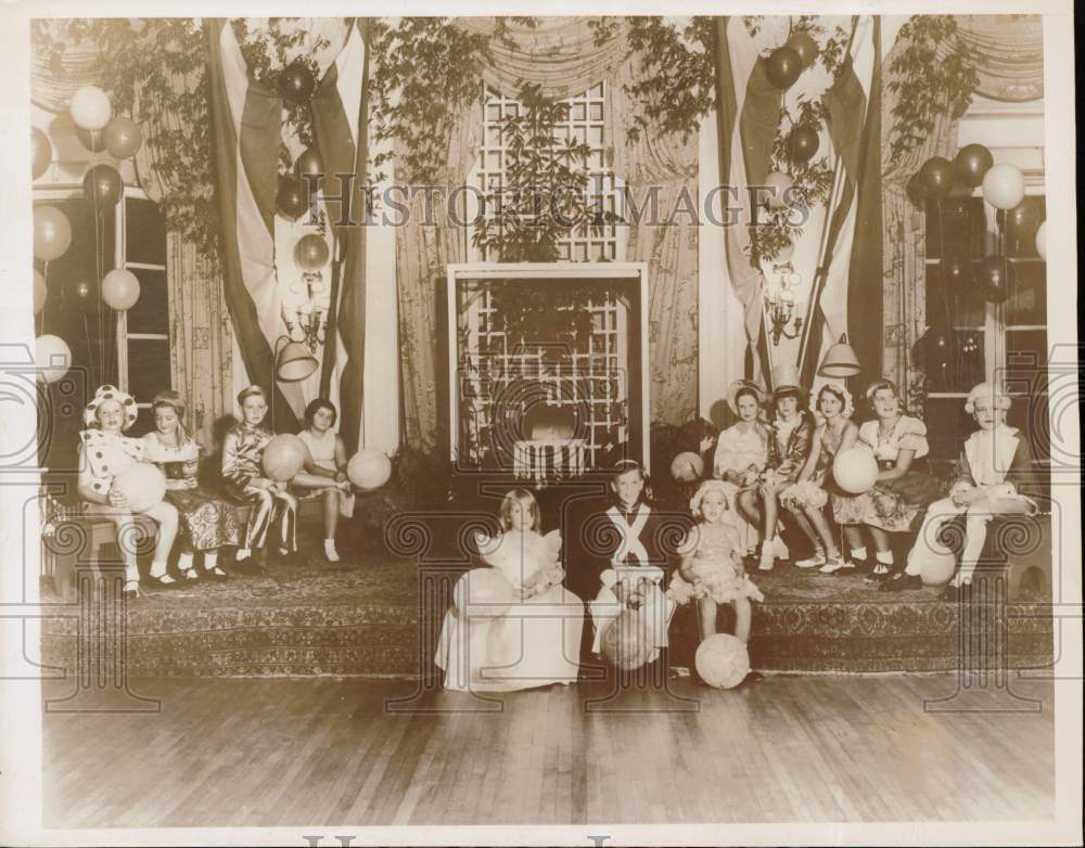 1935 Press Photo Children attend fancy dress ball in White Sulphur Springs