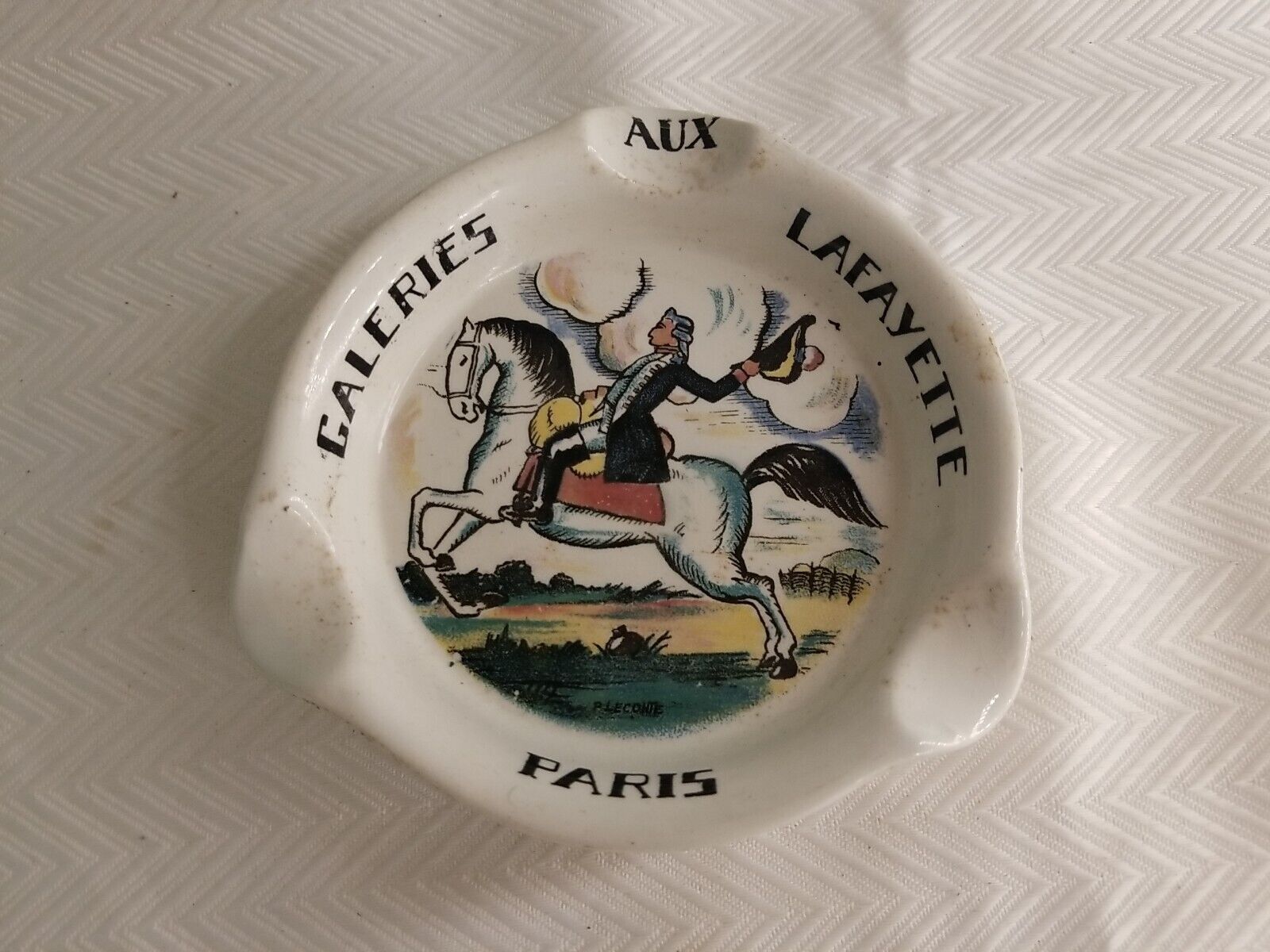 SARREGUEMINES Aux Galeries Lafayette Paris Porcelain Ashtray Bowl Trinket Dish