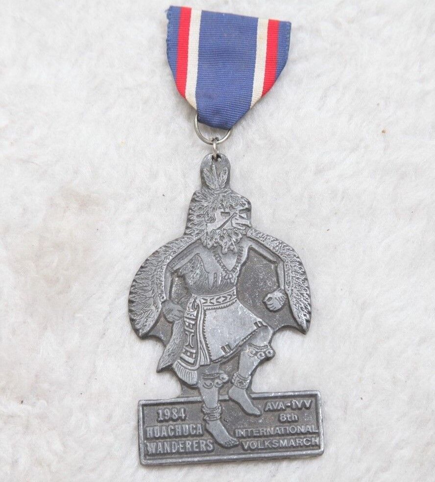 1984 Huachuca Wanderers Ava-Ivv 8th International Volksmarch Metal Medal BB21