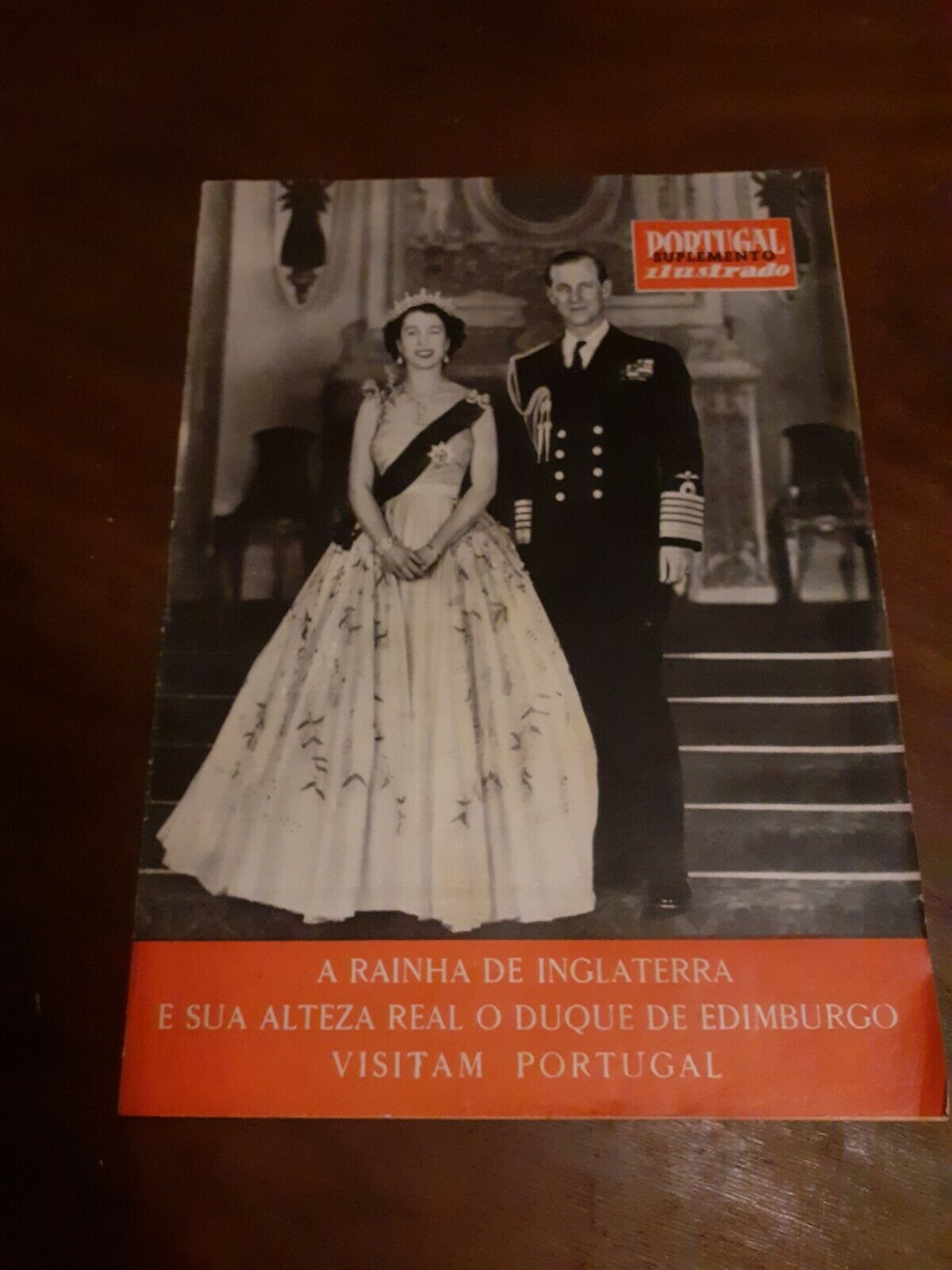 Queen Elizabeth II Portugal visit 1957 portuguese magazine edition