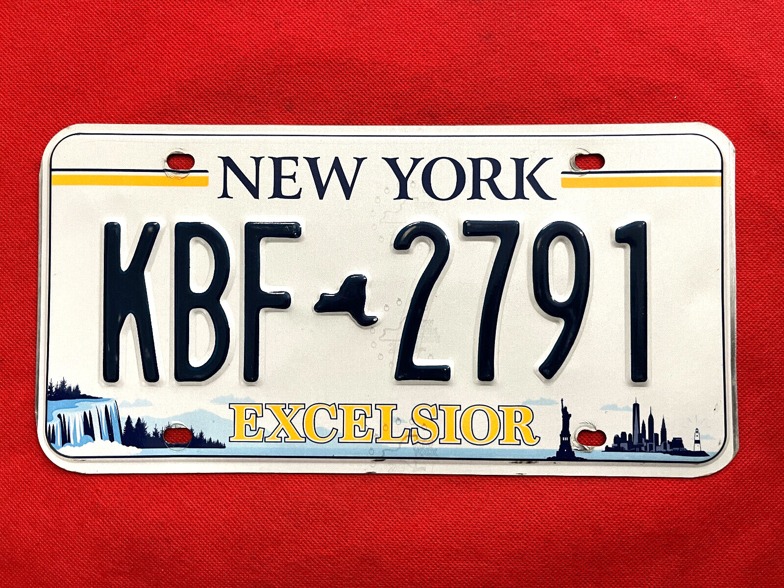 New York License Plate KBF-2791 ..... Expired / Crafts / Collect / Specialty