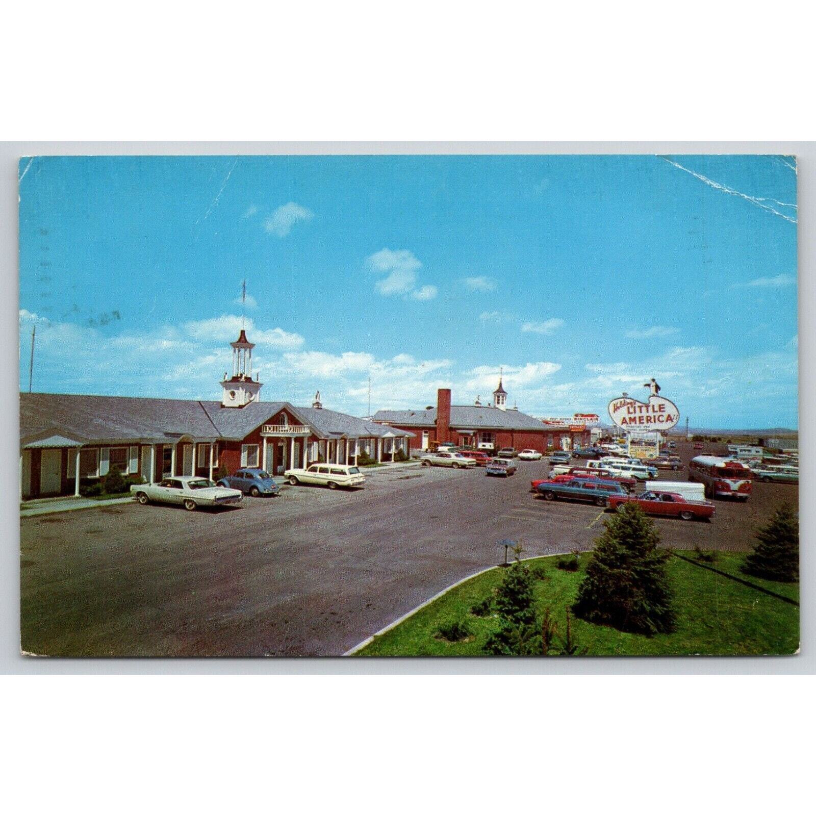 Postcard WY Little America Holding\'s Little America Motel Classic Cars