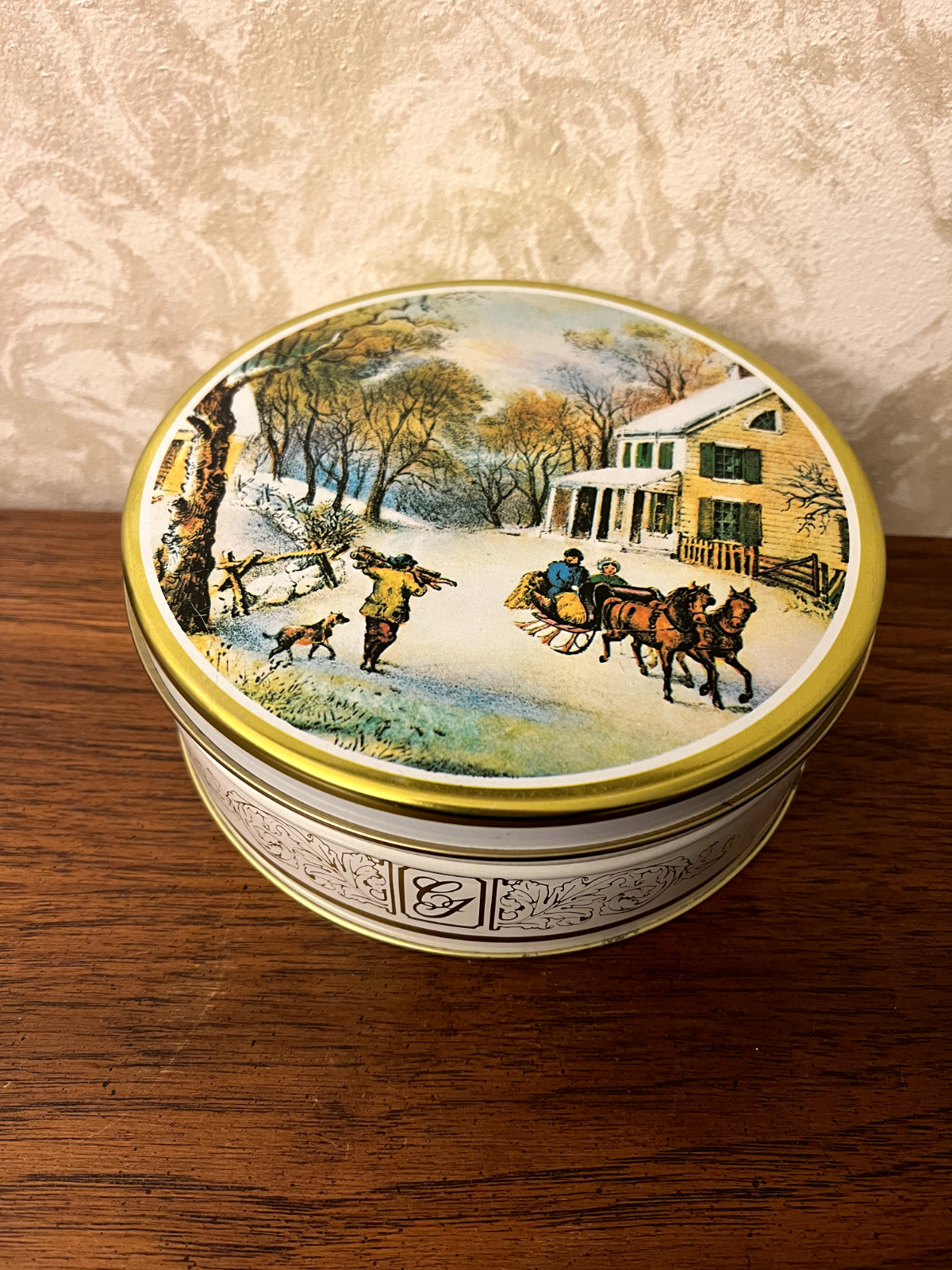 American Snowy Homestead Tin Cookies Collector Currier & Ives Vintage XMAS