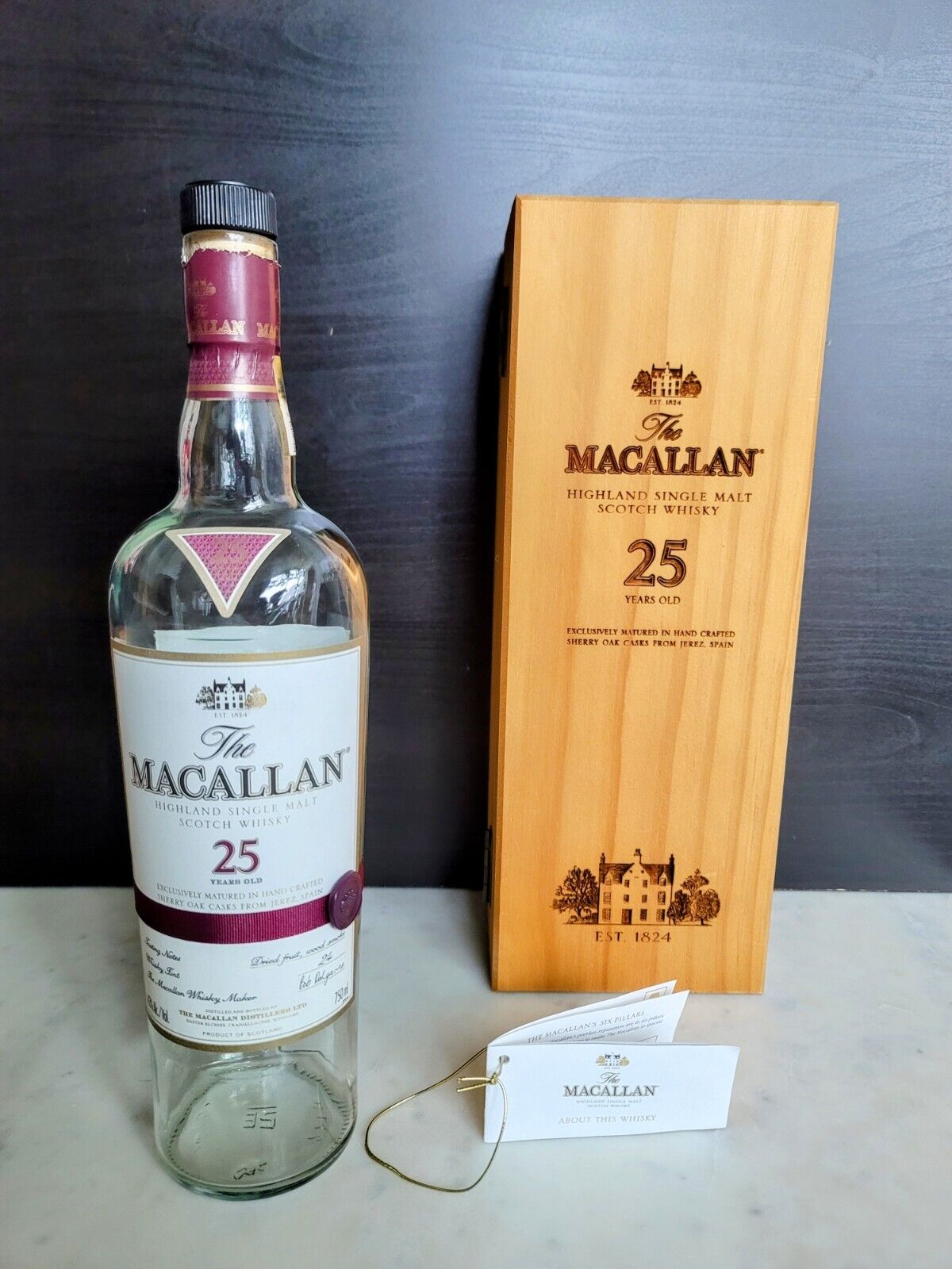 Macallan 25yr Single Malt Scotch Whisky / Whiskey Empty Bottle & Wooden Box