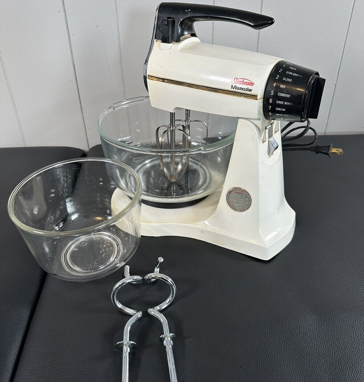 Vintage Sunbeam 2360 Mixmaster 12 Speed Stand Mixer w/ Bowls & Beaters WORKS