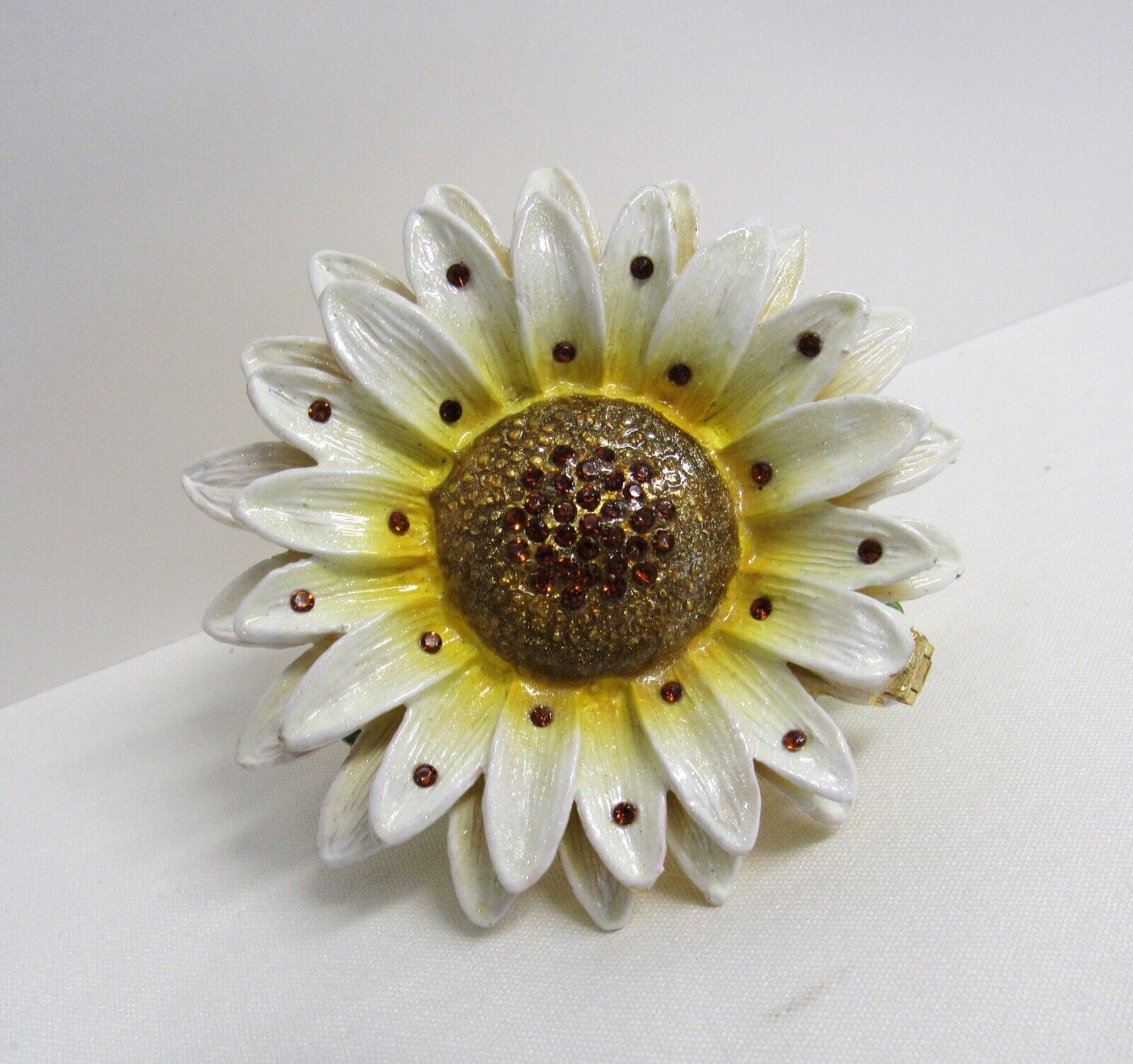 Jeweled Daisy Flower Enamel Rhinestone Hinged Trinket Box -Magnetic Closure- EUC