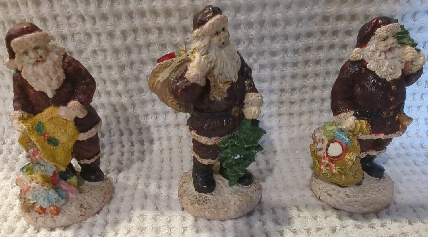 Vintage Resin Santa Claus Figurines - Set of 3 Christmas Decorations (Adorable)