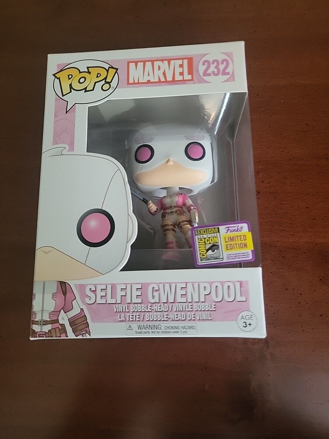 Selfie Gwenpool Sdcc Limited Edition