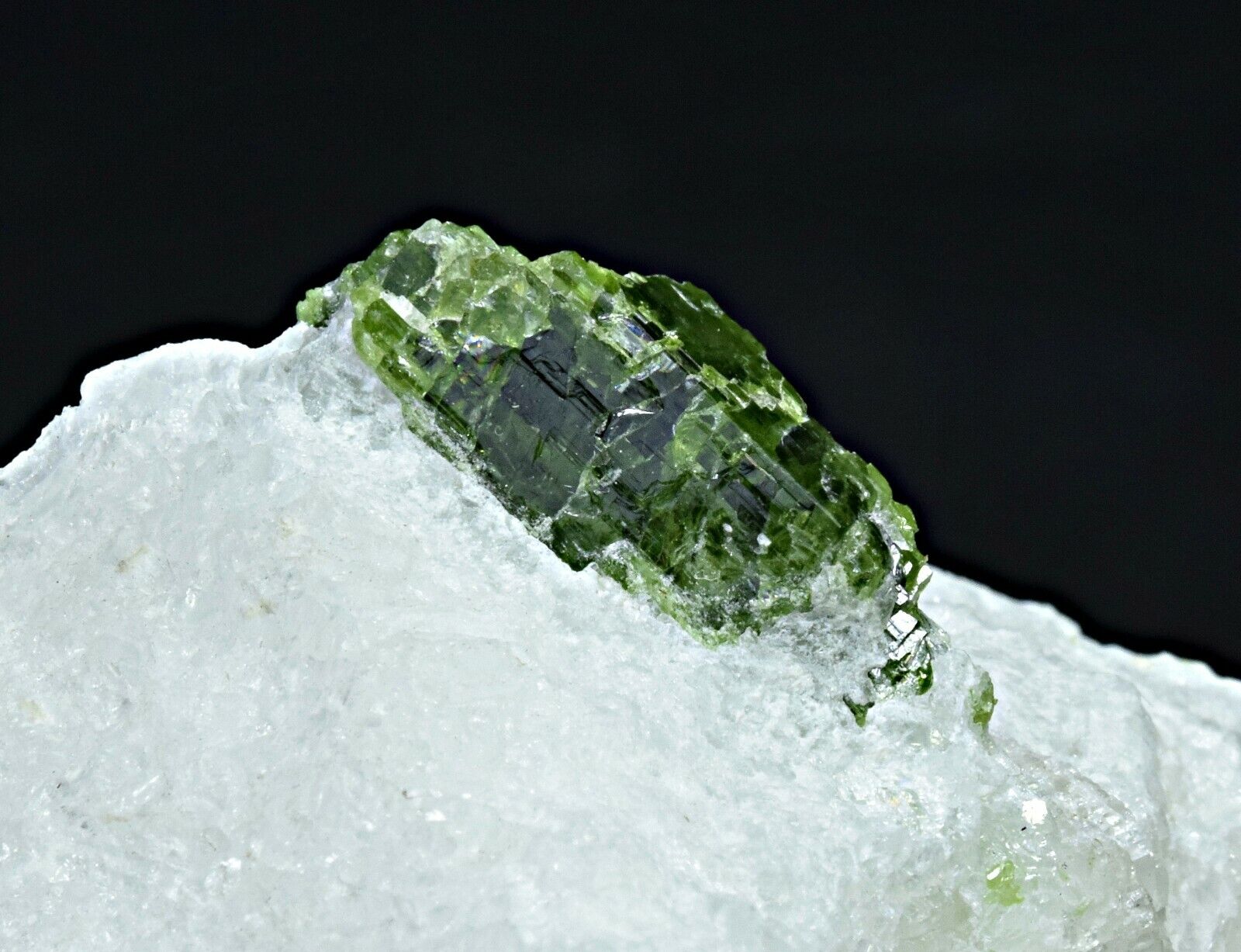408 Gram Gram Green Pargasite Crystal Specimen From Pakistan 