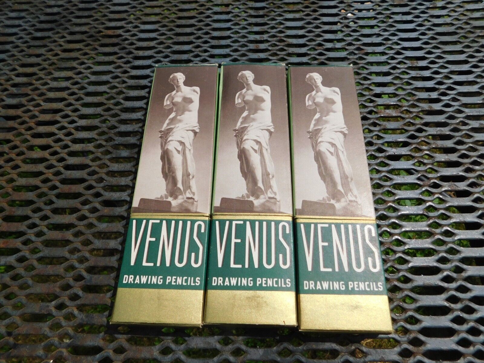 3 Box\'s vintage VENUS 3800 F Drawing Pencils NOS