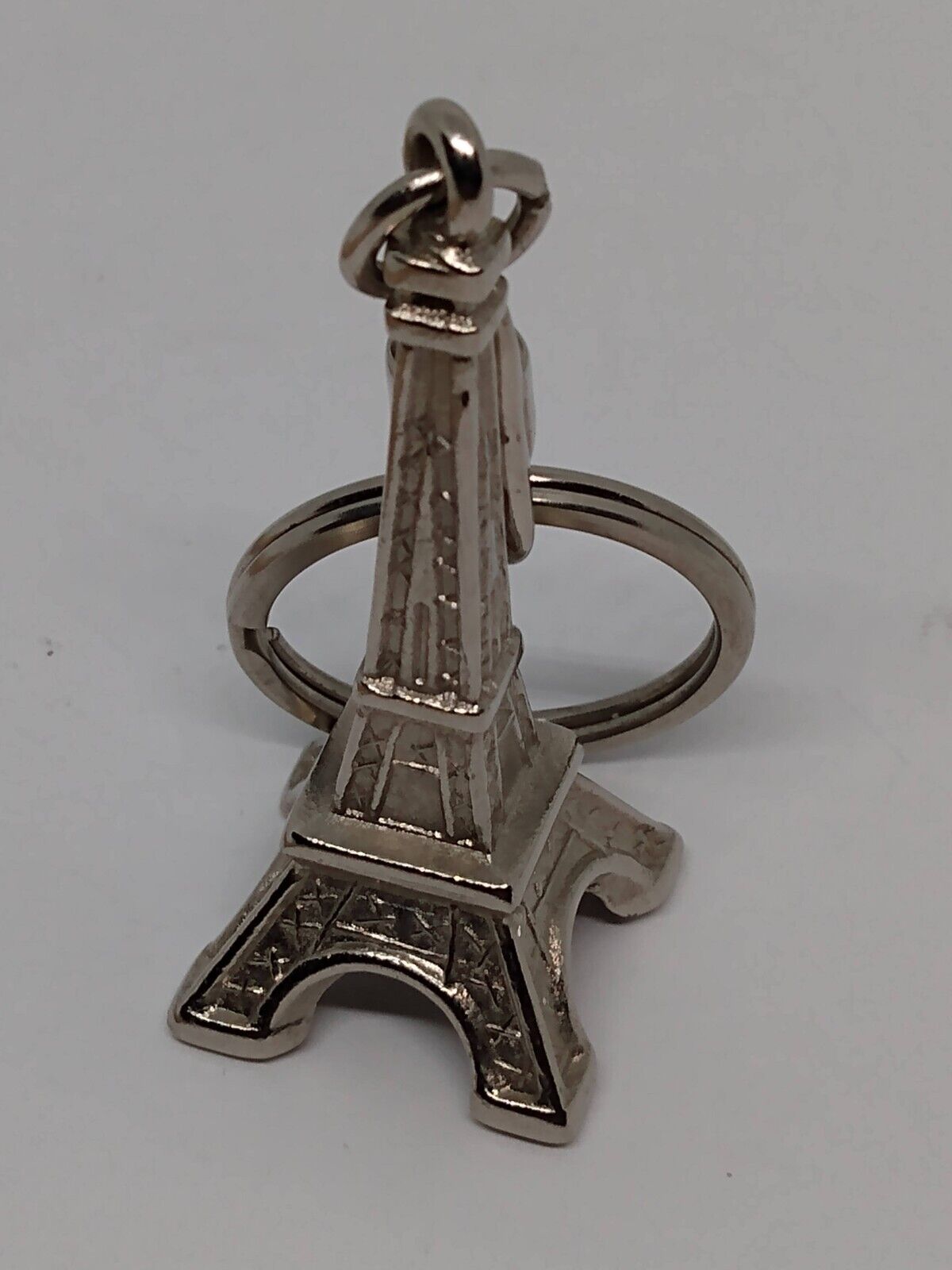 Silvertone Eiffel Tower Paris France Souvenir Keyring Accessory