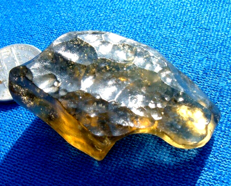 Libyan Desert Glass Meteorite Tektite impact specimen( 140 ct)Super Green Gem A+