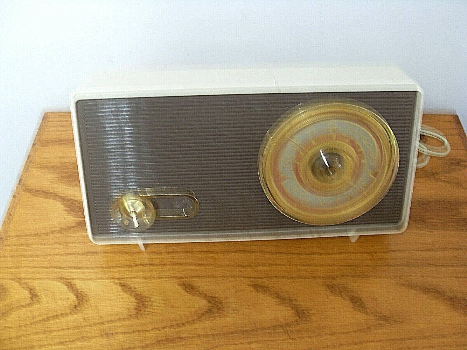 Vintage 1950\'s RCA VICTOR Tube Radio ☆ Model 1- RA-44
