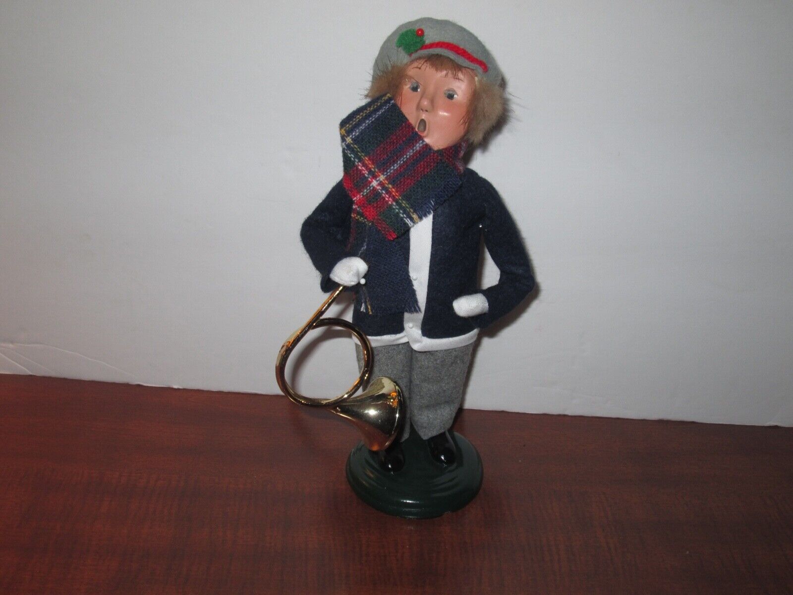 Byers Choice 2010  Boy with French Horn New