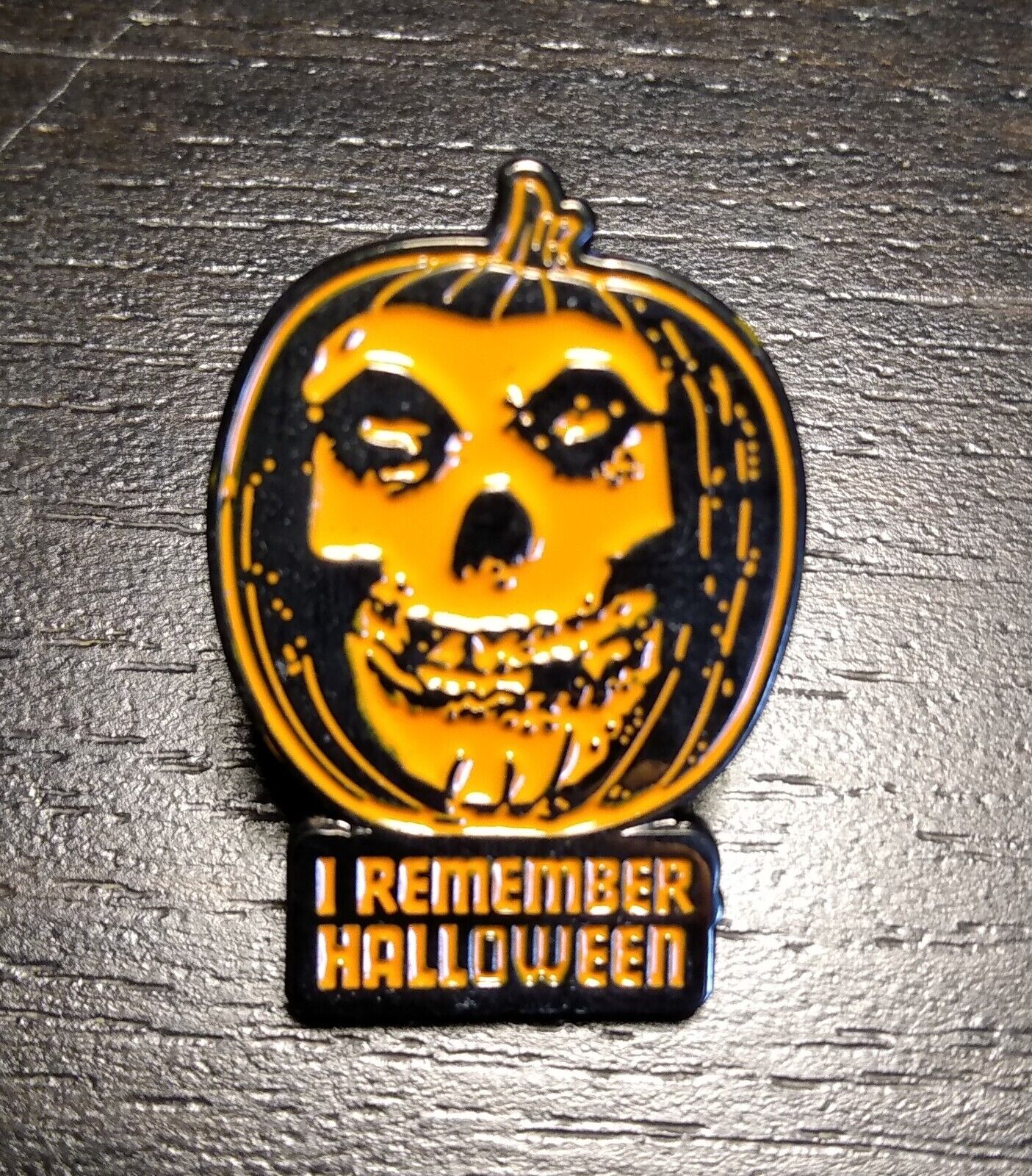 PIN - Misfits Halloween - metal Hat badge Horror punk Glenn Danzig Samhain