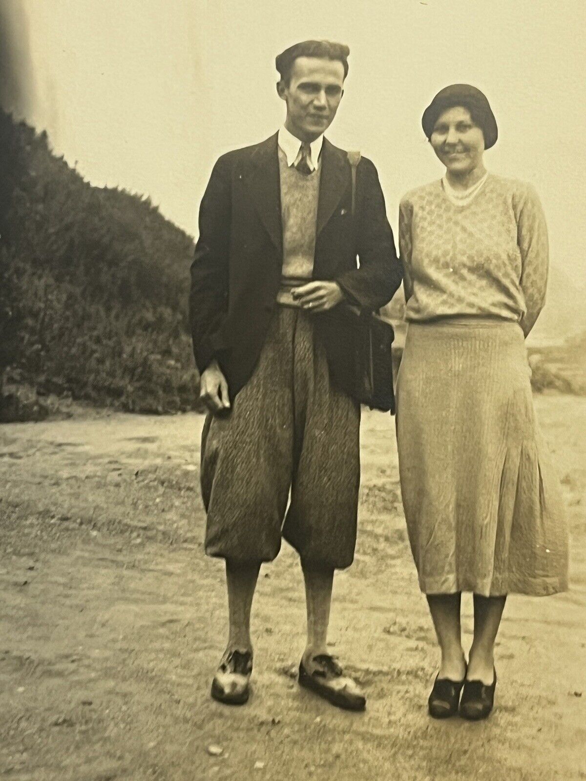 Vintage Photo Pretty Young Woman Man Knickerbocker Pants Beach 1920s