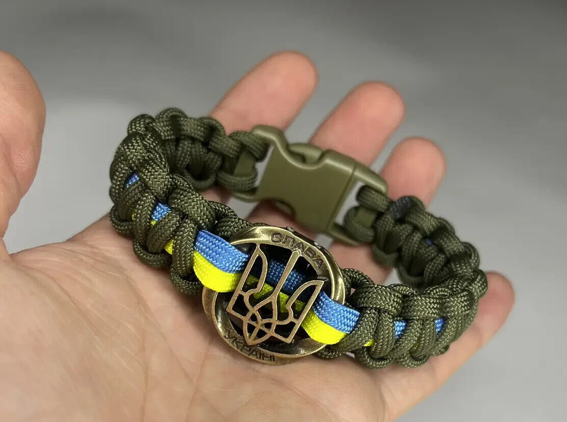Patriotic paracord bracelet with the coat of arms of Ukraine