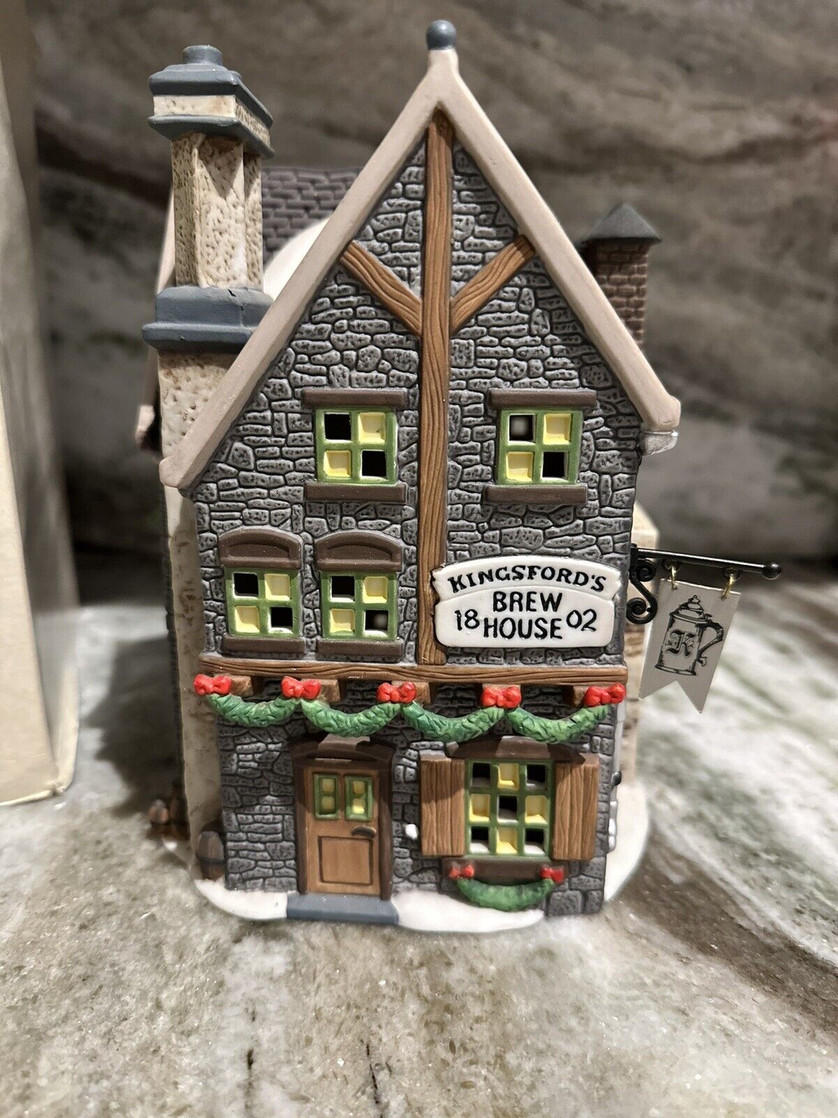 Department Dept 56 Christmas Dickens\' Village - Kingsford\'s Brew House