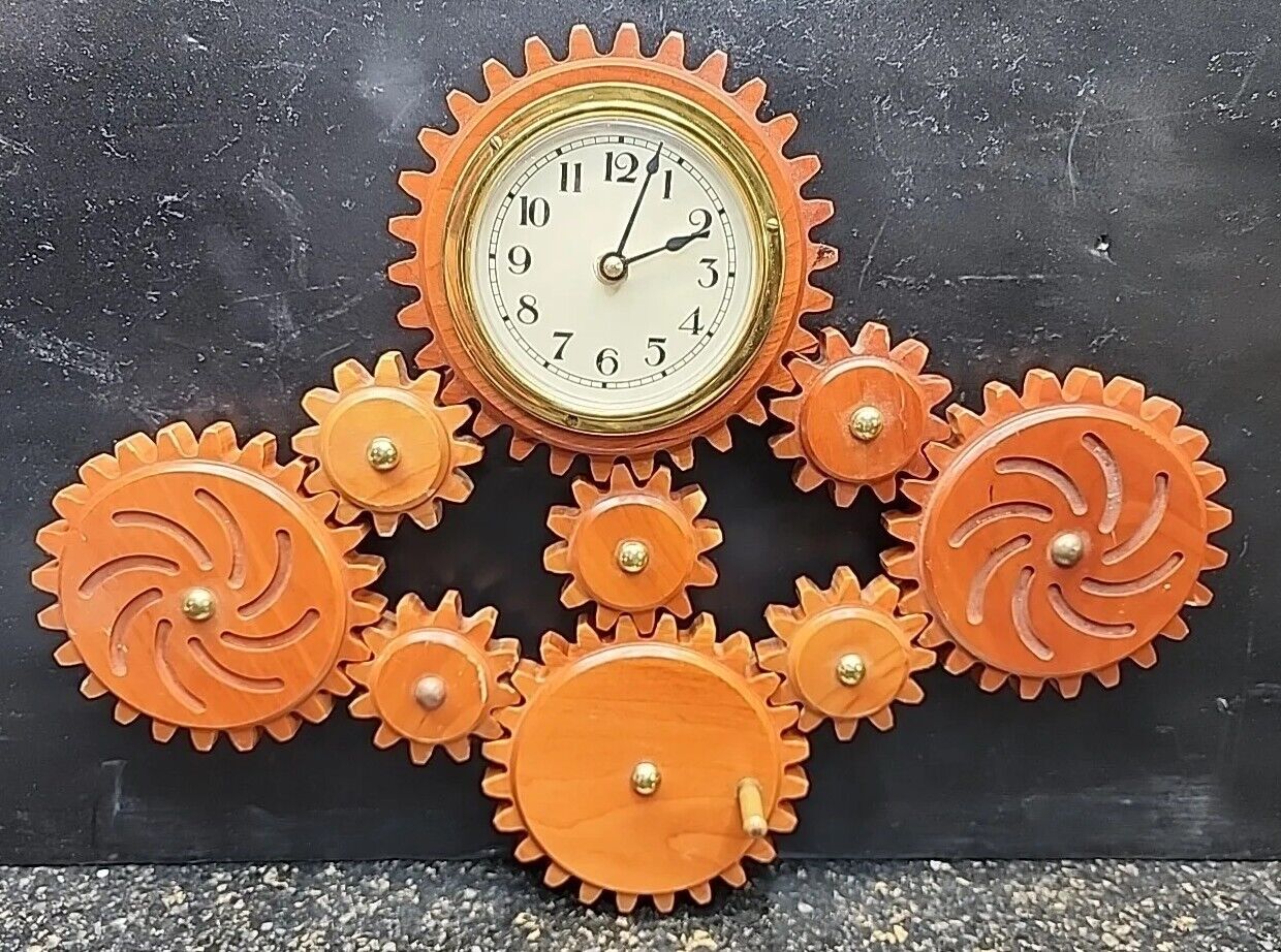 Vintage Spinning Cogs Wheels Wall Clock Hardwood Hand Cranck 17×13×2.5\