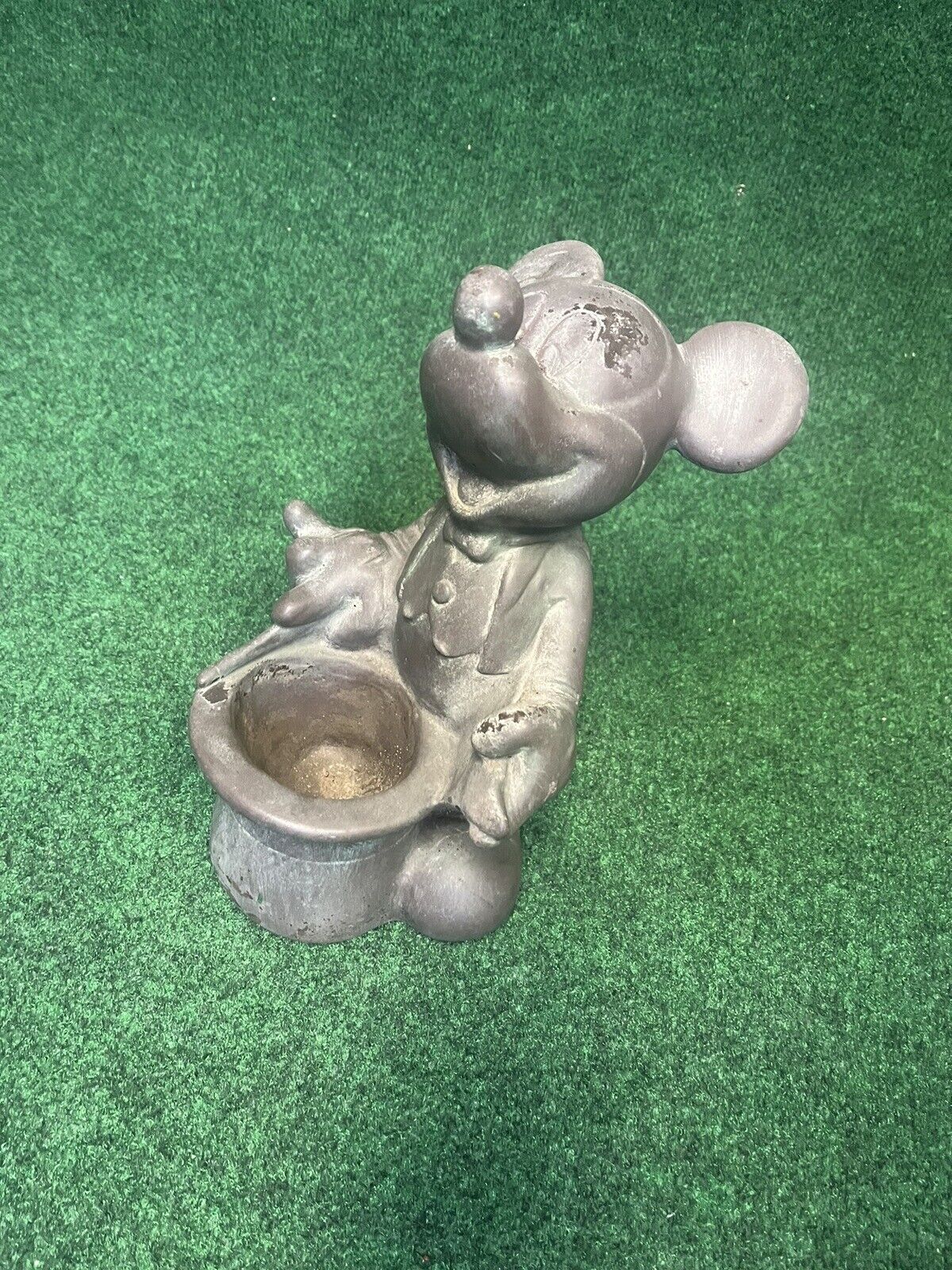 1997 Universal Statuary Retired Magician Mickey Garden Lawn Planter Figure #792