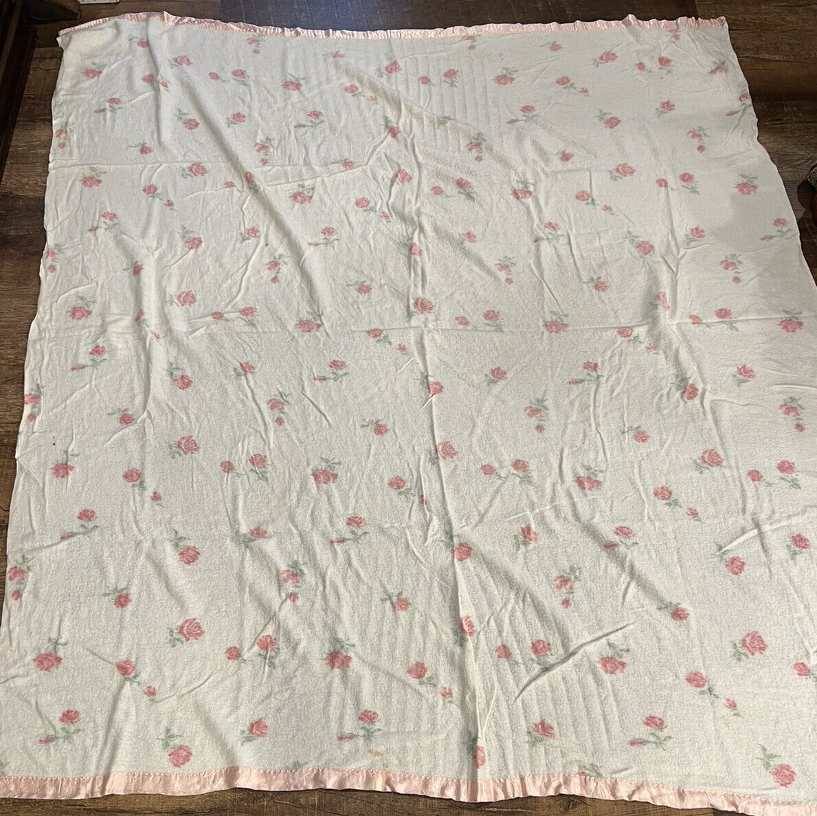 Flannel Rose Blanket Satin Edge Vintage White Pink 68x73 Soft Classic Full Queen