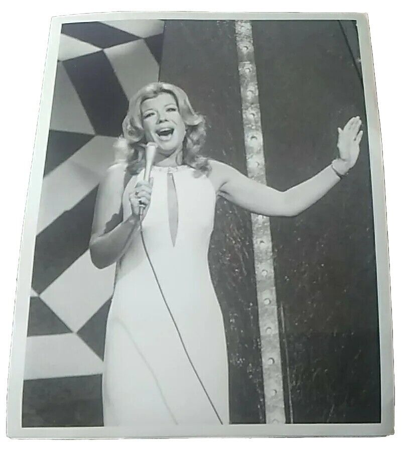 1974 Press Photo Singer Vikki Carr NBC-TV\'s \