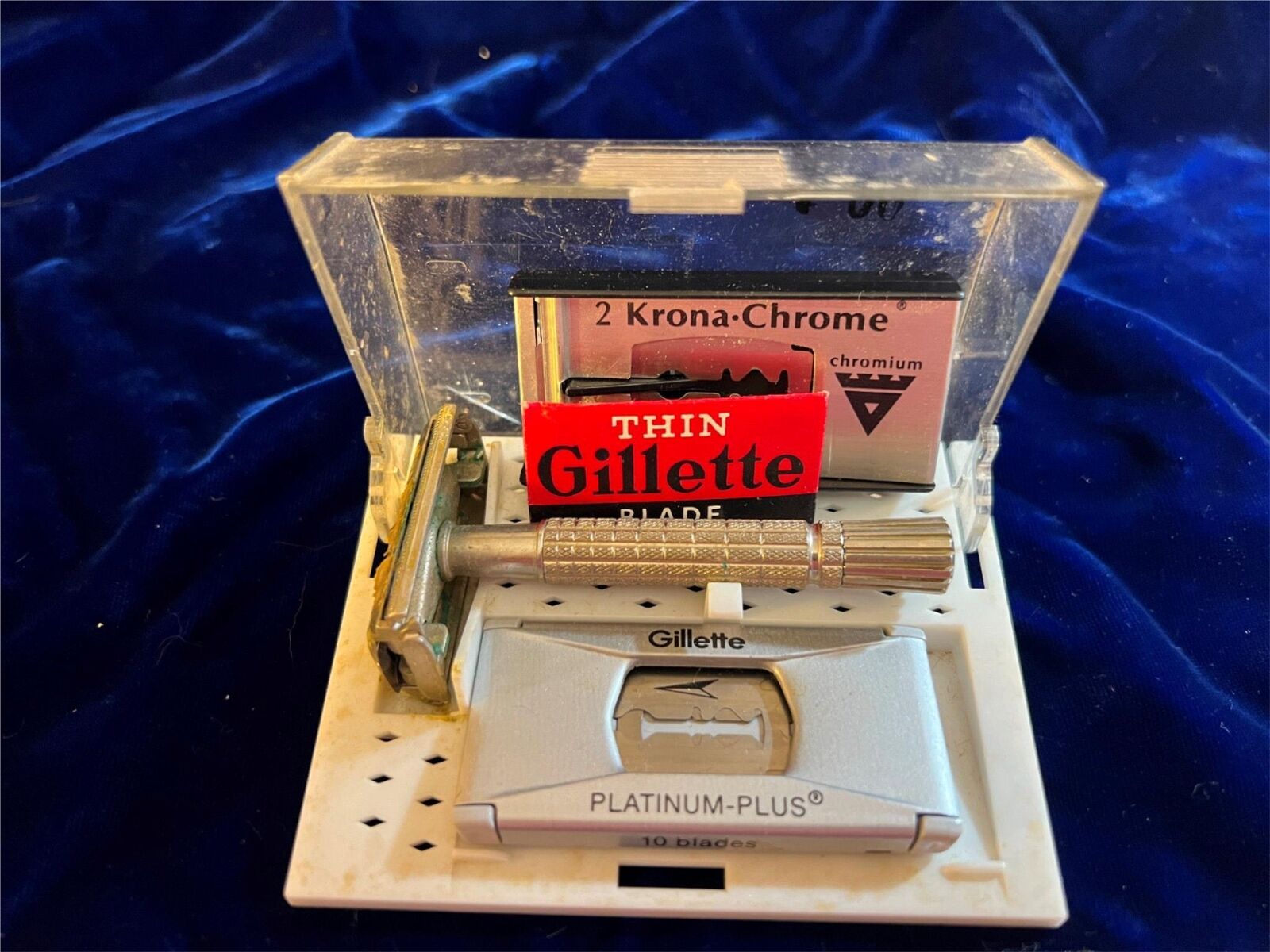 Vintage Gilette Safety Razor in Original Box 
