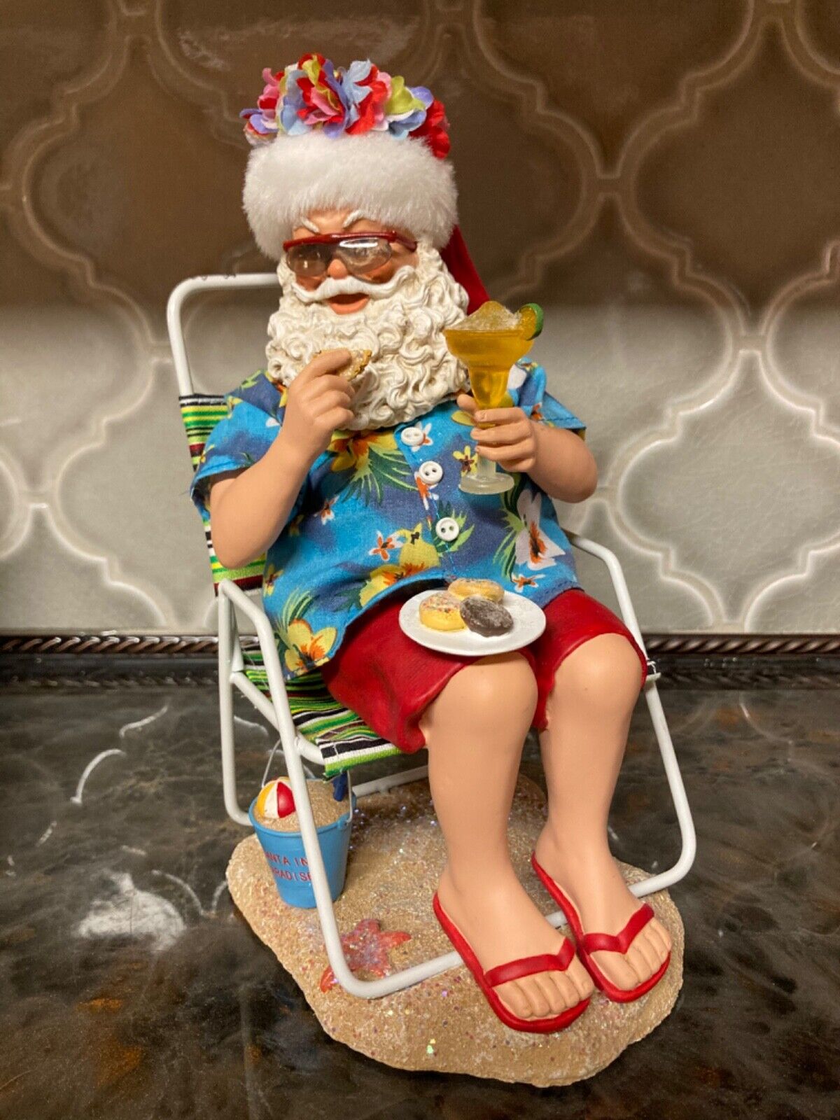 PDL Santa on Vacation Clothique Figurine