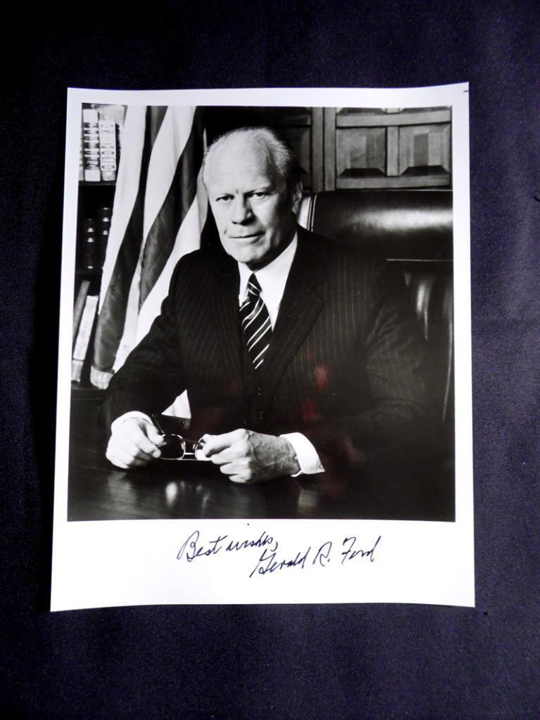 Gerald Ford 38th President of USA Signed 8 X 10\