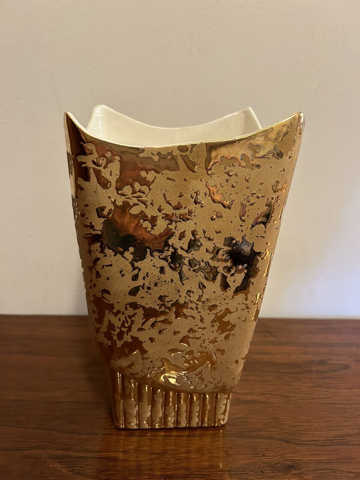 MCM Vintage Stanford Sebring Ohio Pottery #298B, 1945-1961 Gold Splatter Vase