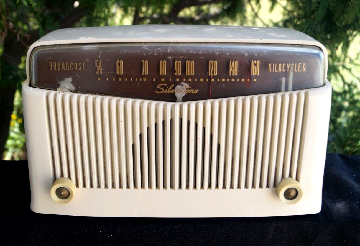 Vintage 1940s Sears Silvertone White Bakelite Tube Radio - Works