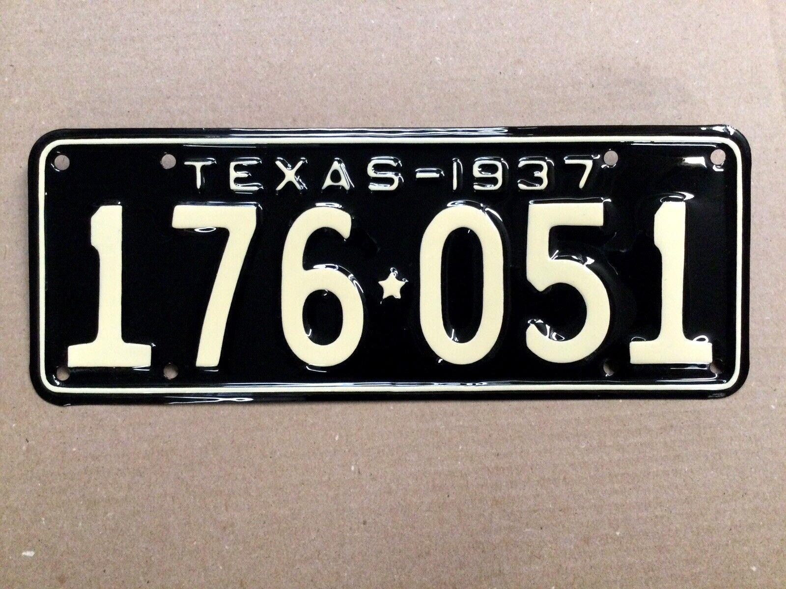 VINTAGE 1937 TEXAS TX. LICENSE PLATE VERY NICELY RESTORED HIGH QUALITY 176 051