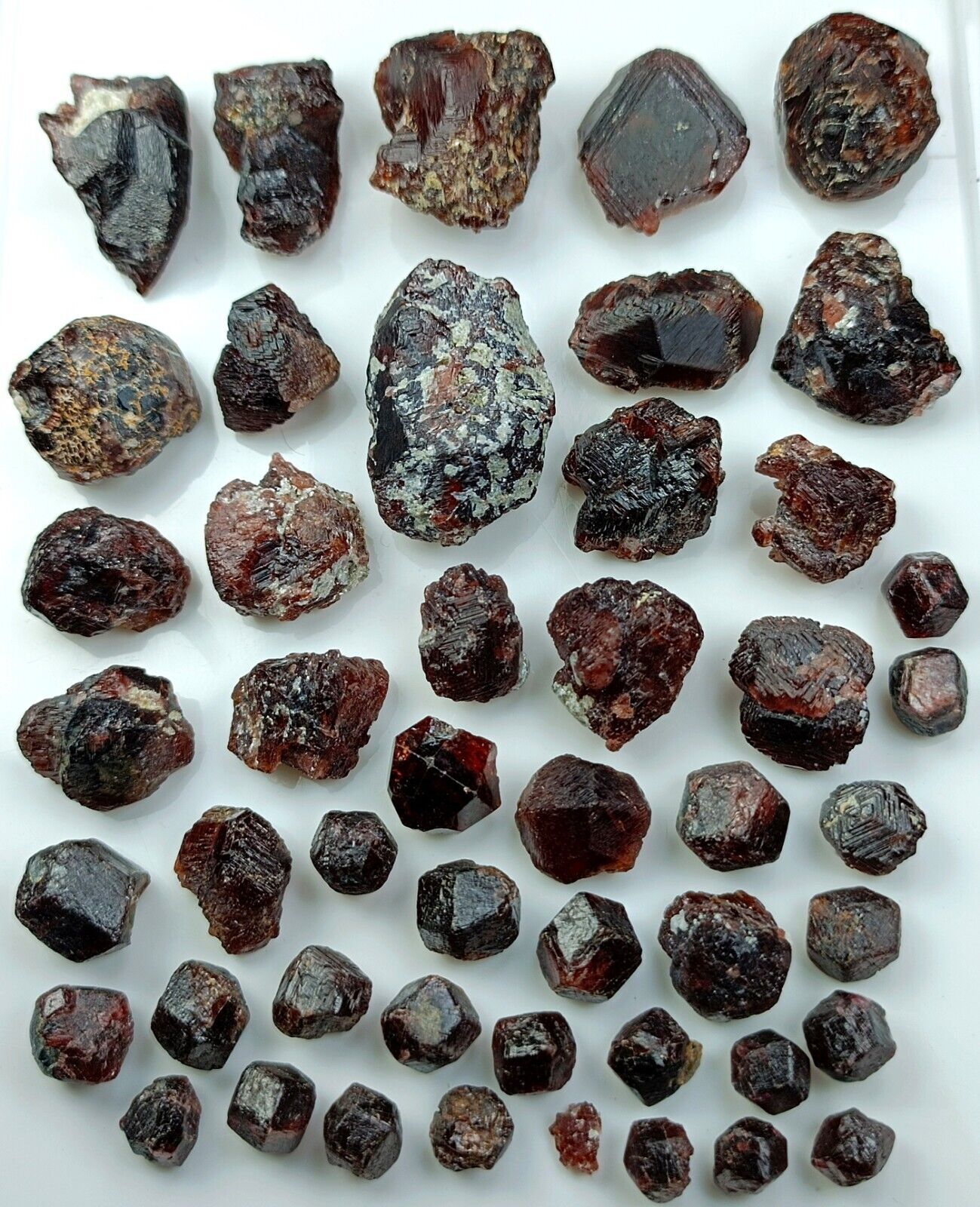 70g Etched Spessartine Garnet Crystals with Nice Formation ( 45 PCs ) - Pakistan